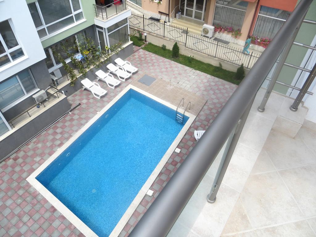 Apartments In Azalia 2 Complex Nesebar Bilik gambar