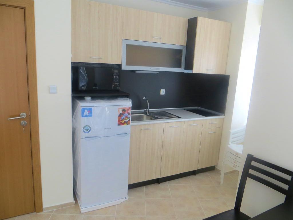 Apartments In Azalia 2 Complex Nesebar Bilik gambar